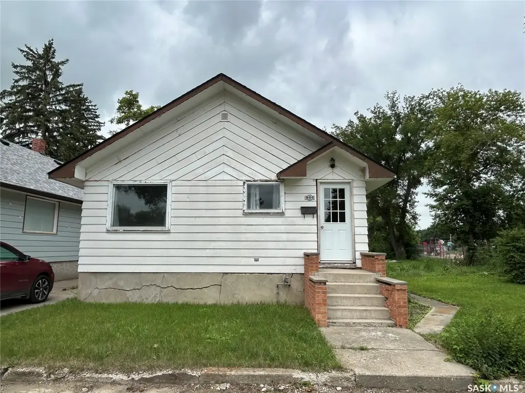 806 5th Avenue Sw, Moose Jaw