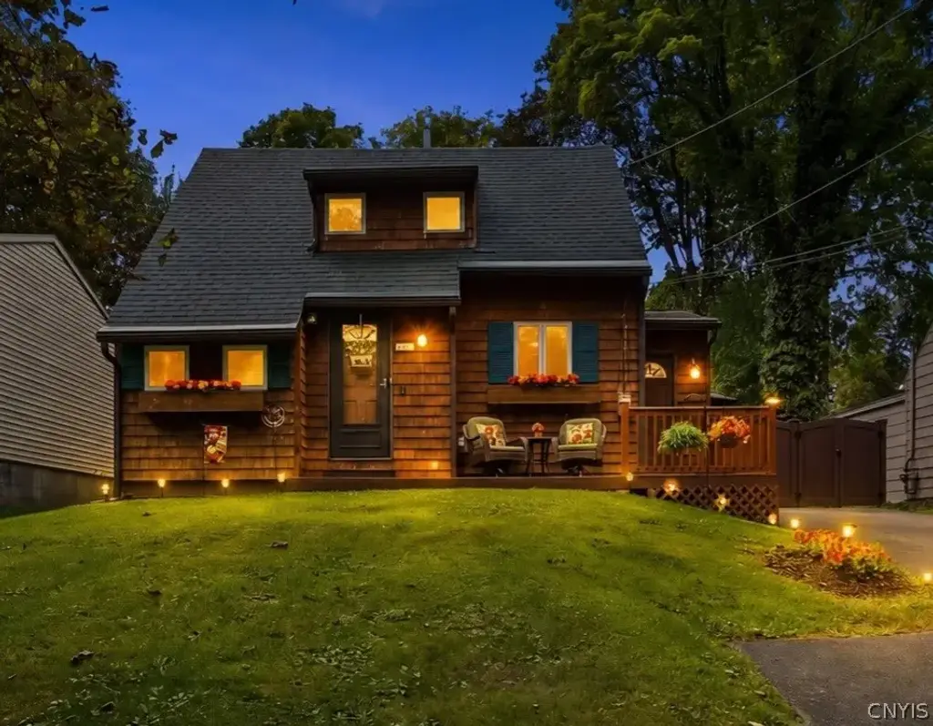 225 Mcclennan Drive, Manlius