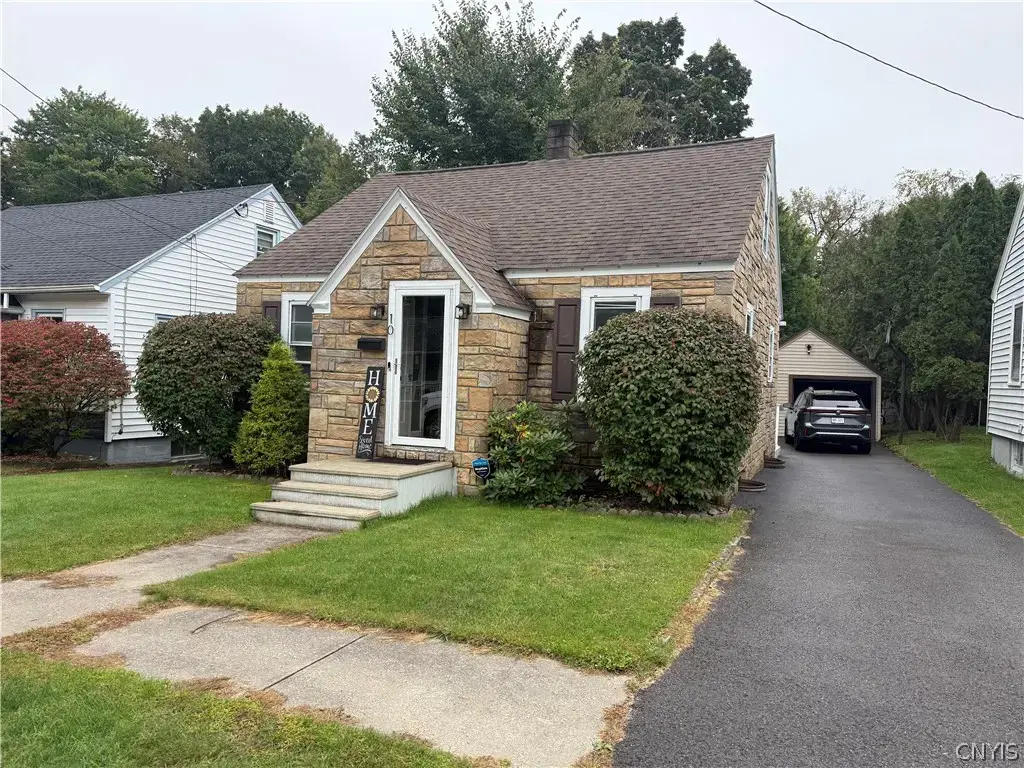 10 Dexter Avenue, Whitestown