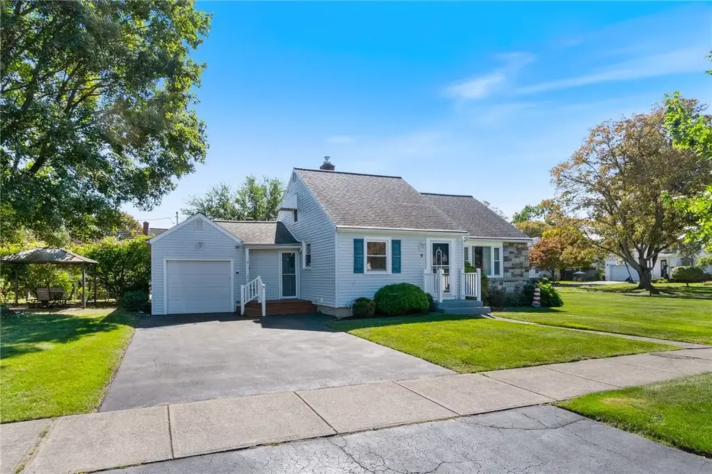 150 Thistledown Drive, Irondequoit