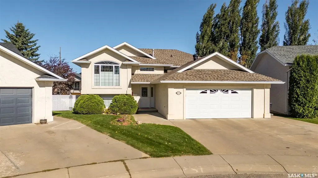 670 Aaron Drive, Prince Albert