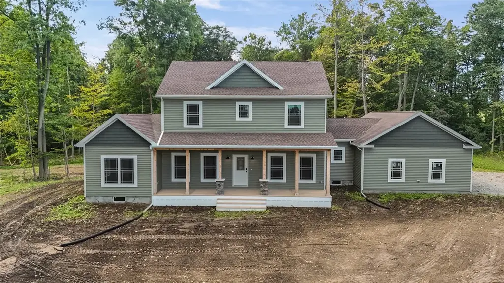 2494 Cider St, Caledonia