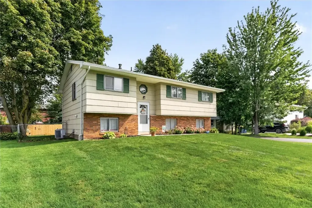189 Kenwick Drive, Henrietta
