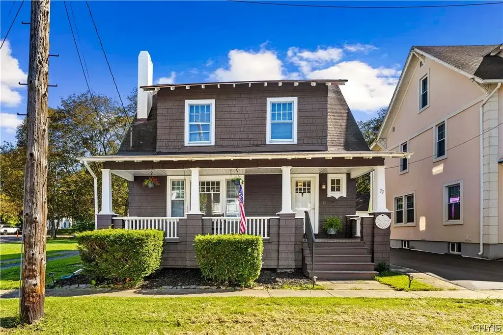 22 Fairfax Place, Utica
