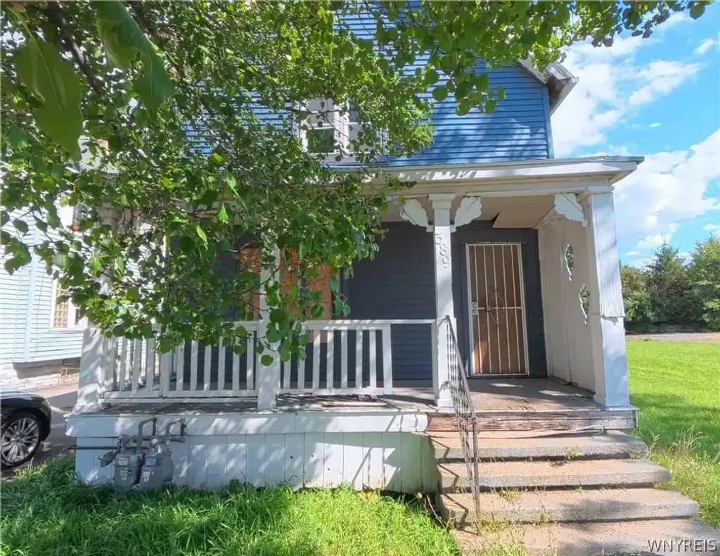 389 Hopkins Street, Buffalo