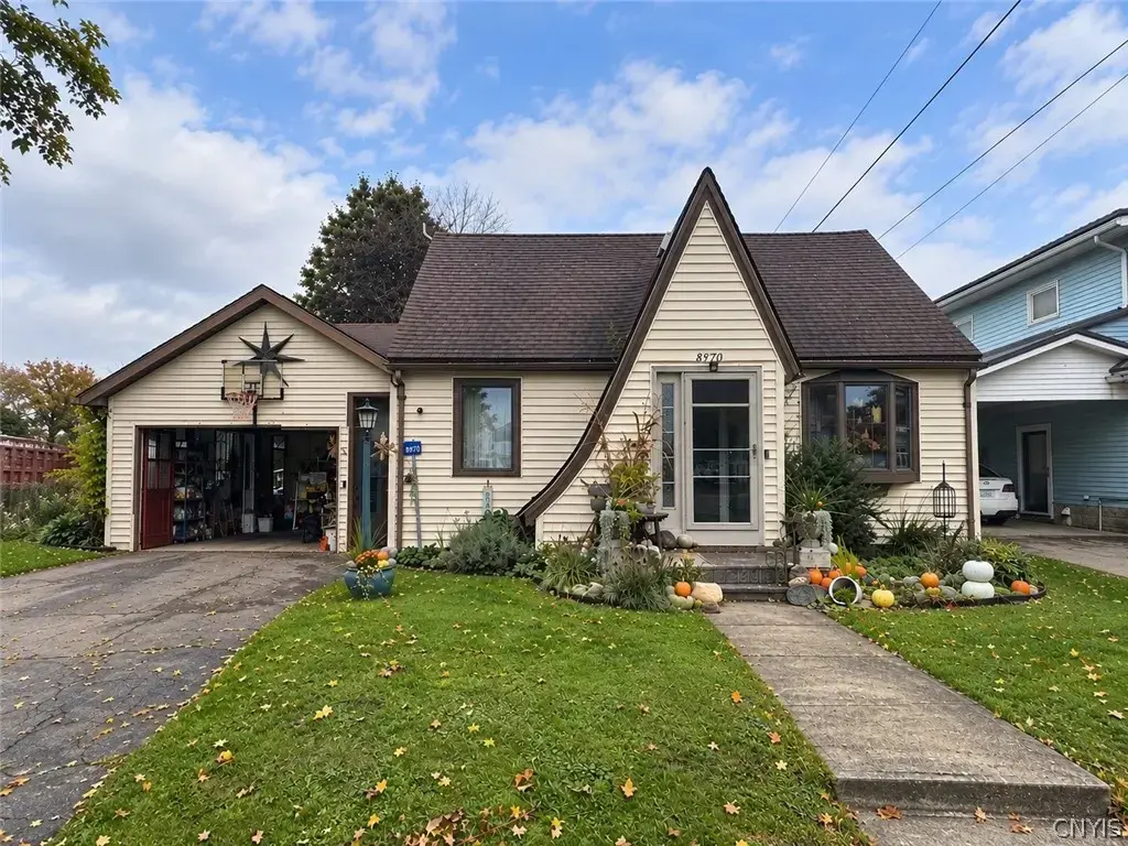 8970 Upper Street, Rushford