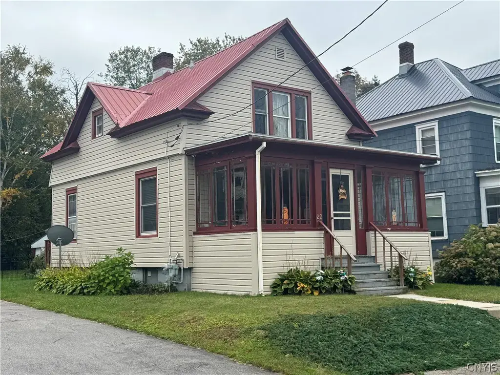 22 E Spofford Avenue, Manheim