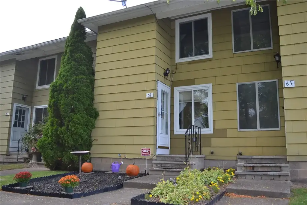 61 Parkwood Lane, Parma