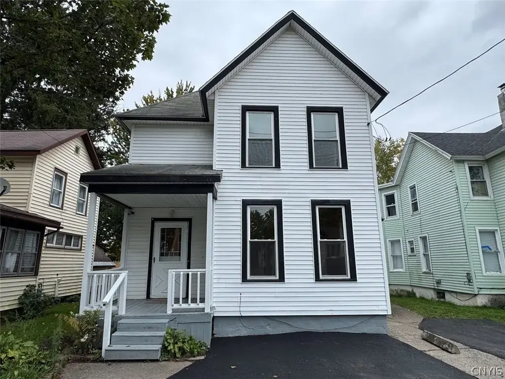 116 N Lake Street, Oneida