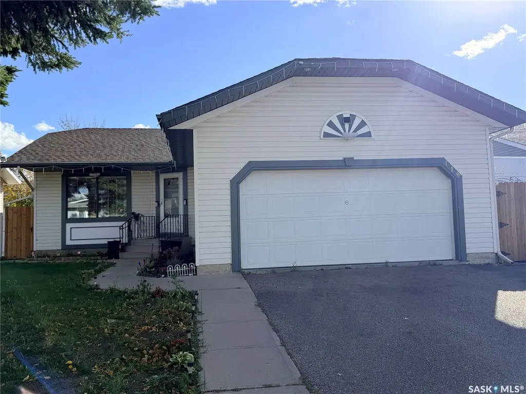 119 Hall Crescent, Saskatoon