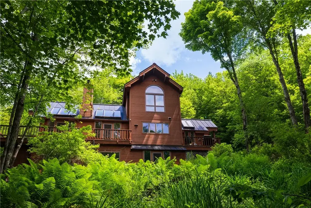 228 Thornapple Road, Middletown