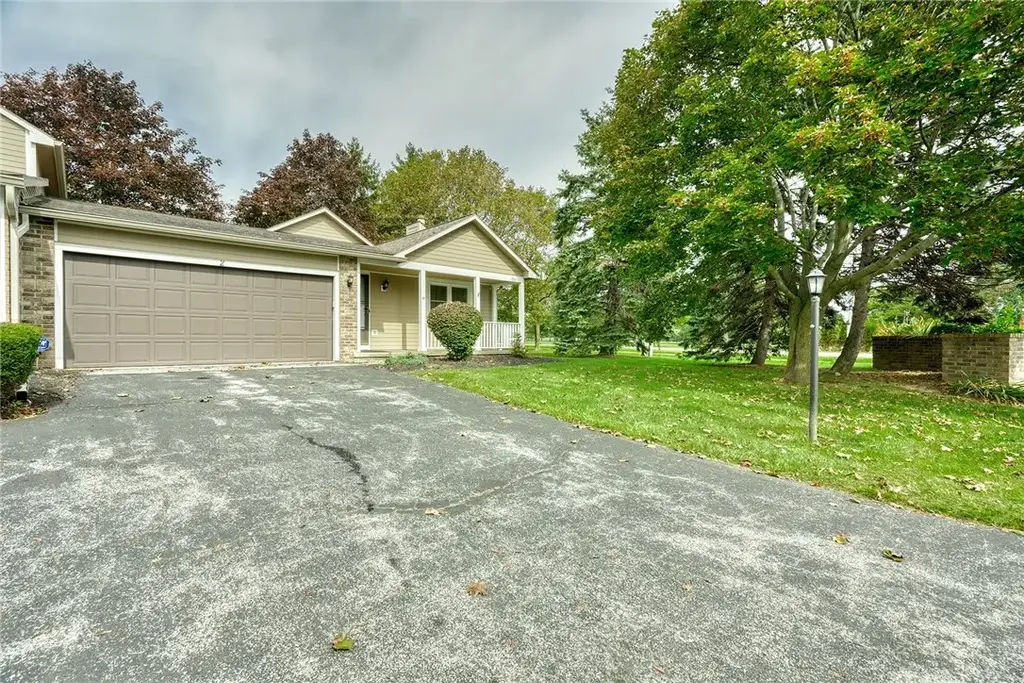 2 Thomasville Drive, Greece