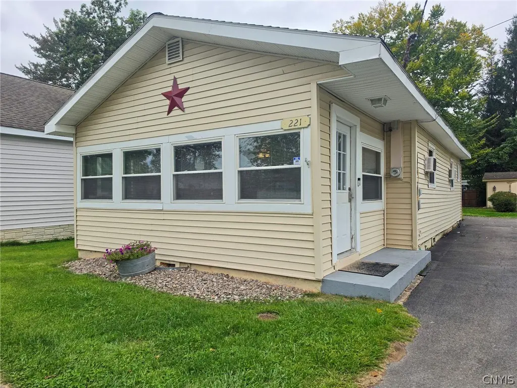 Photo of Listing #S1717420