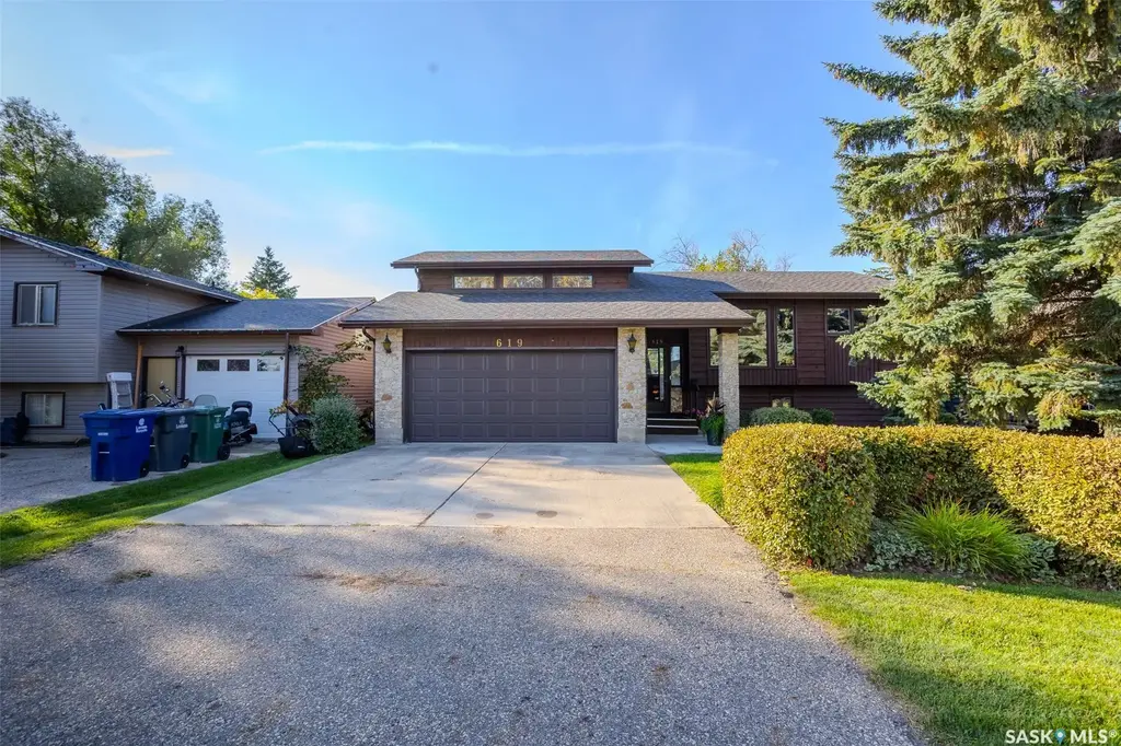 619 Clover Avenue, Dalmeny