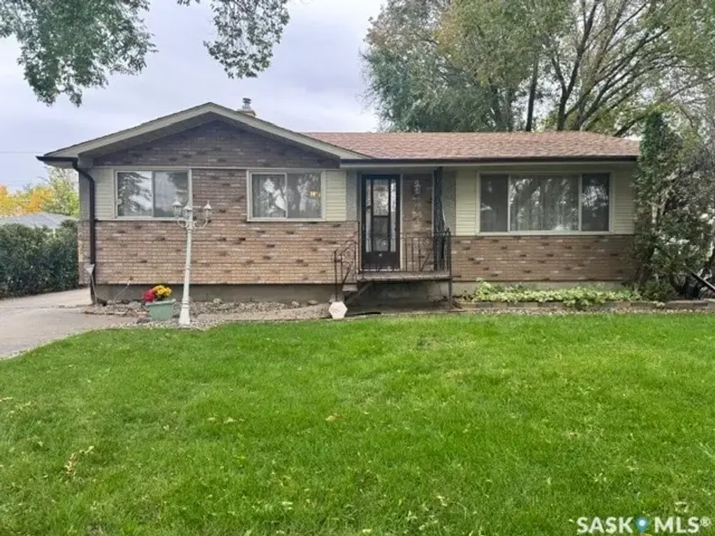 147 Woodward Avenue, Regina