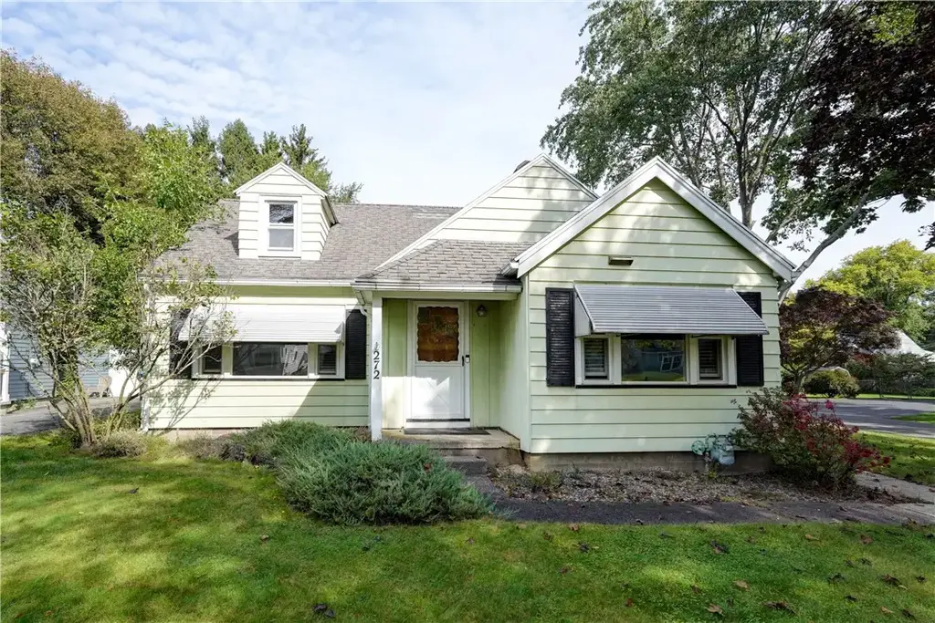 272 Cinnabar Road, Irondequoit