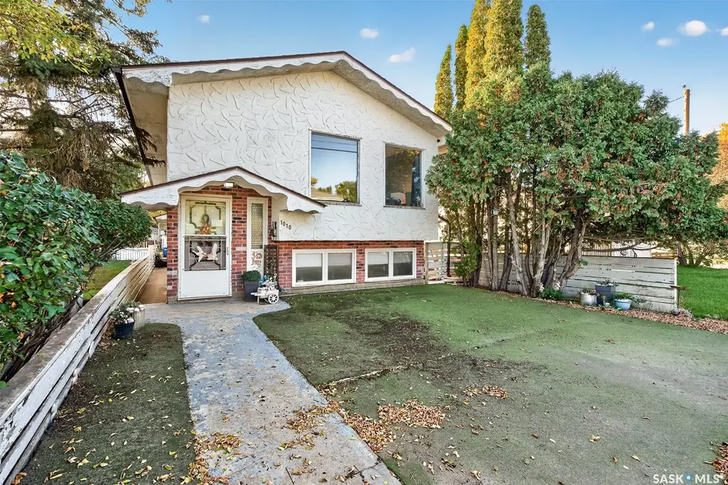 1010 9th Avenue Sw, Moose Jaw