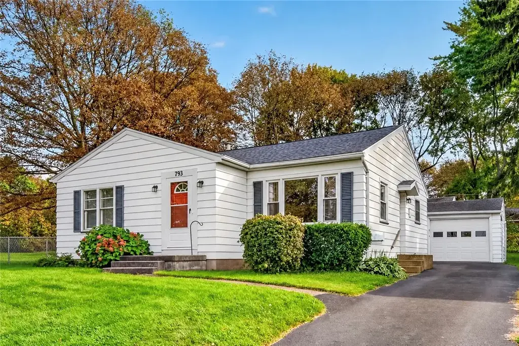 793 Westchester Avenue, Irondequoit