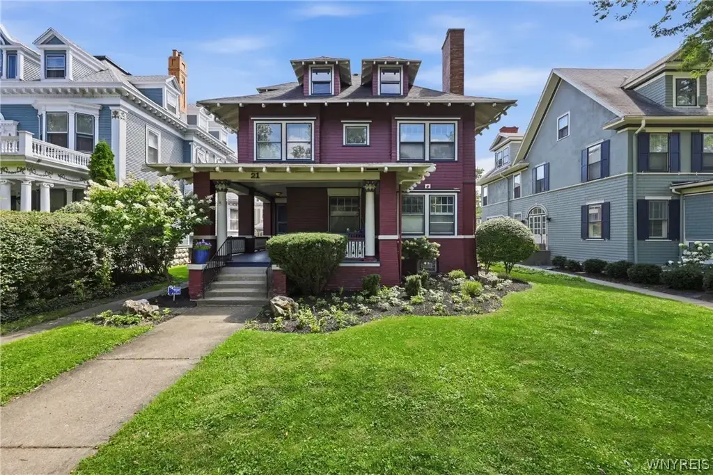 21 Colonial Circle, Buffalo