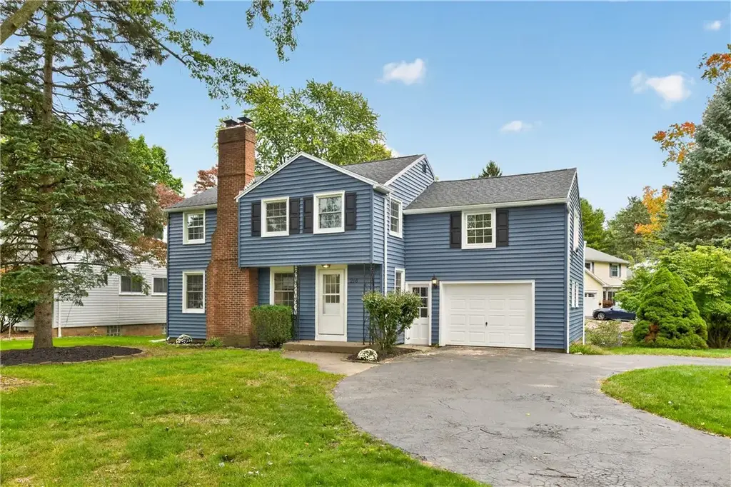 218 Rock Beach Road, Irondequoit