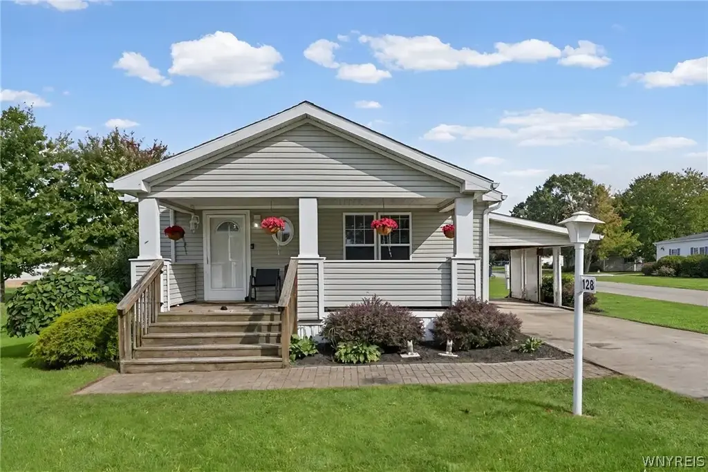 128 Lilac Lane, Arcade