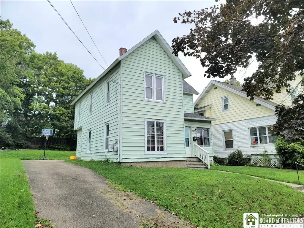 376 S Main Street, Jamestown