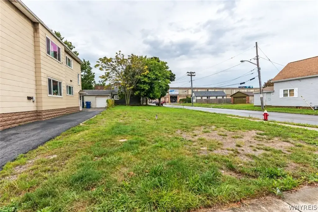 1647 Clinton Street, Buffalo