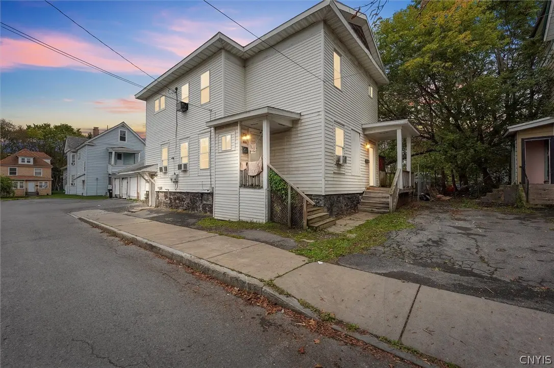 Photo of Listing #S1716976