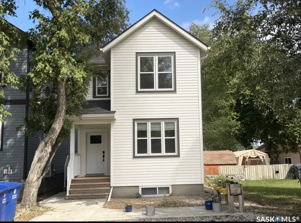 24 A & B 2nd Avenue, Clavet