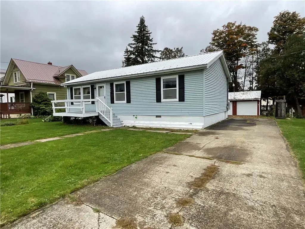 11407 S Lackawanna Street, Wayland