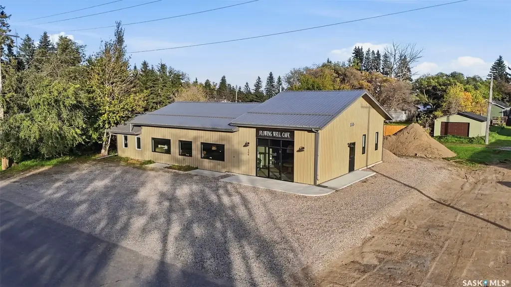 508 Railway Street E, Hepburn