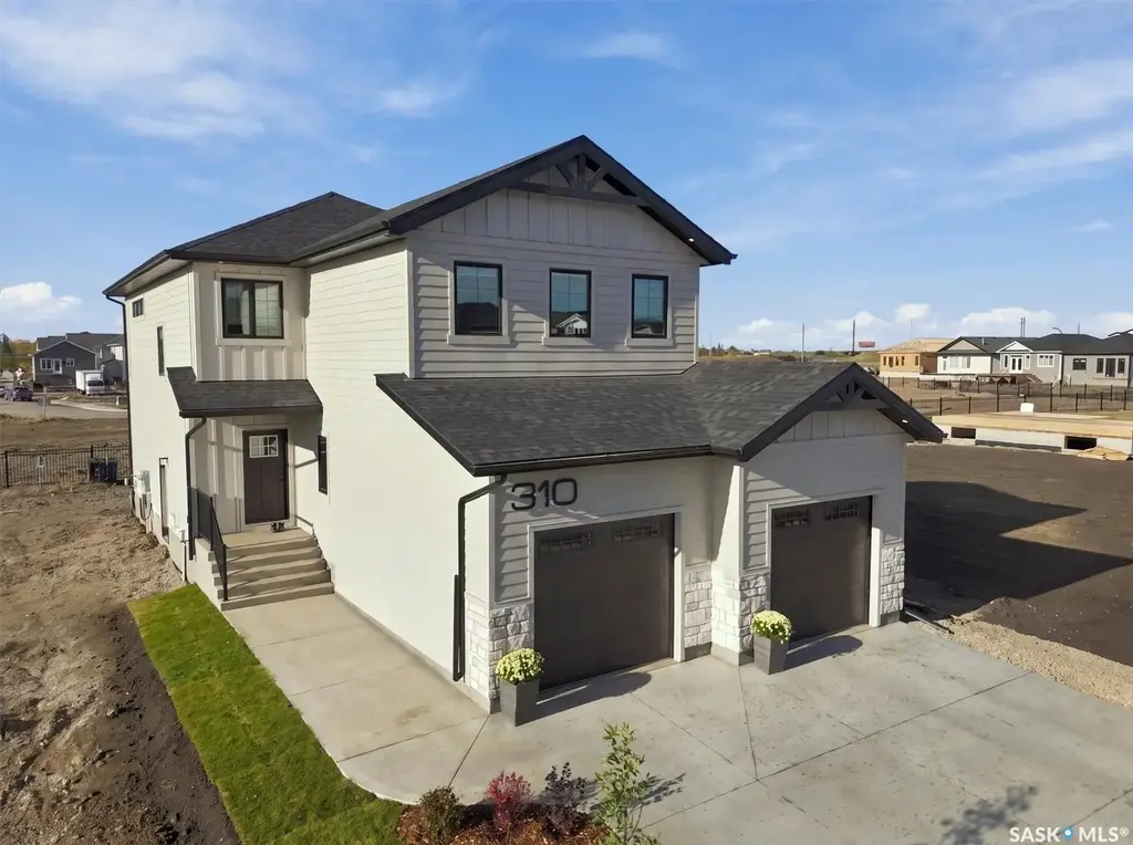 310 Traeger Manor, Saskatoon