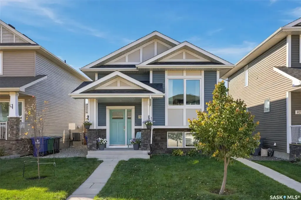 919 Kolynchuk Bend, Saskatoon