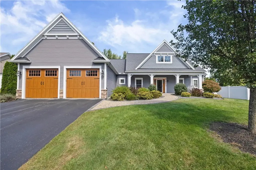 11 Montgomery Glen Drive, Webster