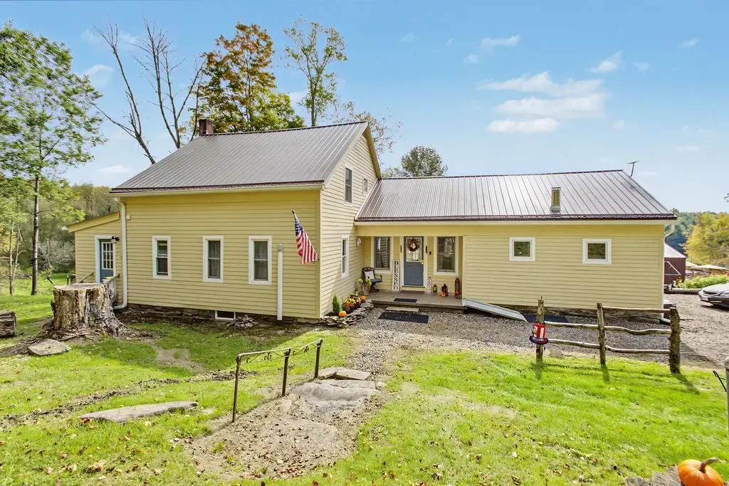 1668 Vandervort Hill Road, Sidney