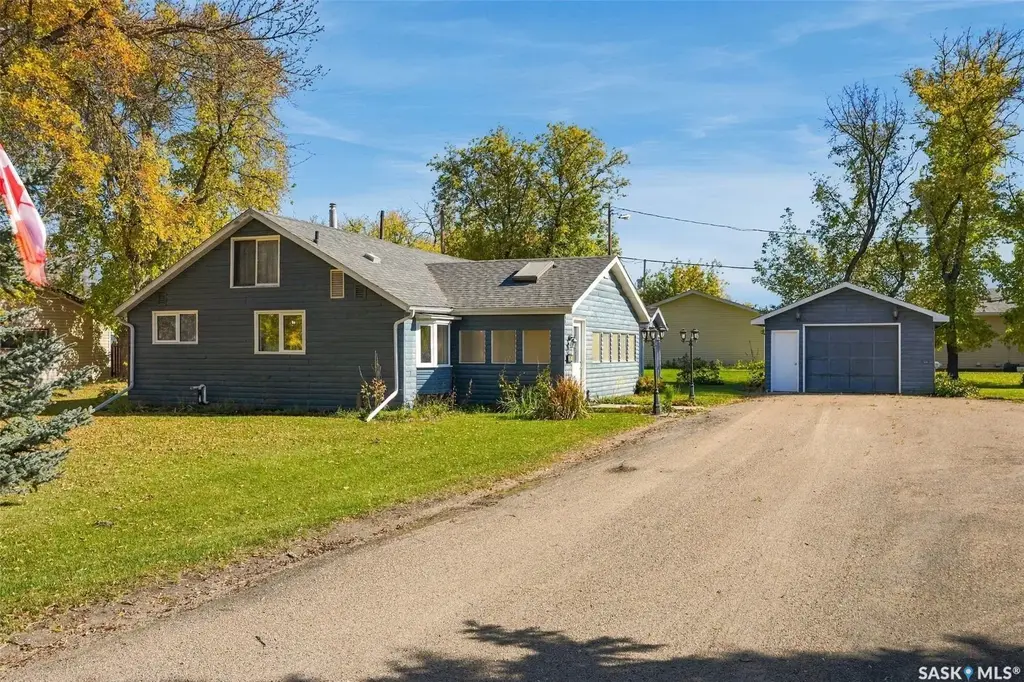 308 2nd Street S, Leask