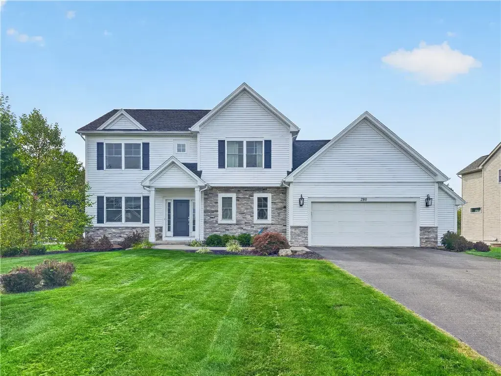 280 Gallant Fox Lane, Webster
