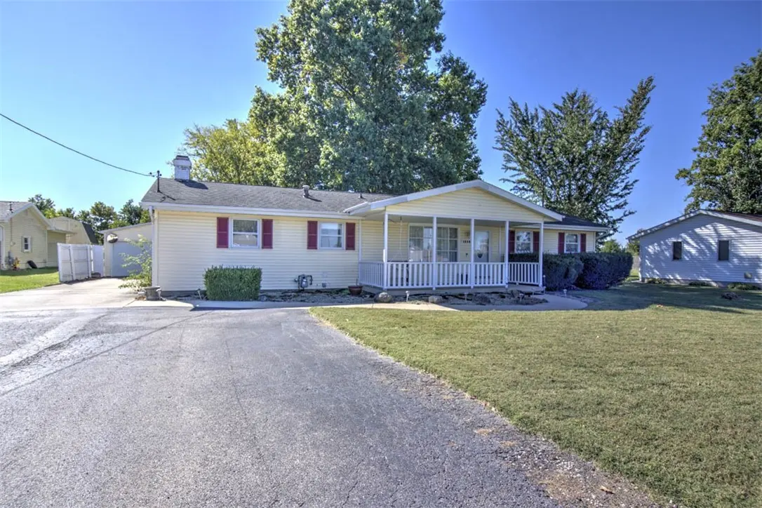 1235 W Main Street, Mt Zion