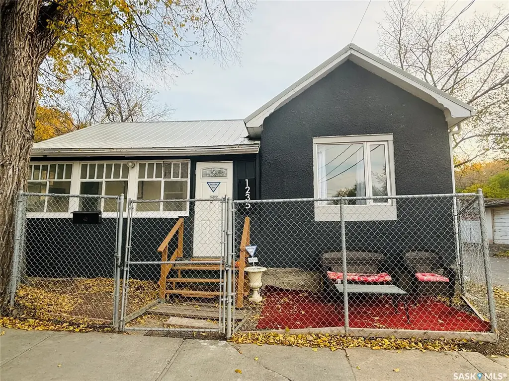 1235 12th Avenue, Regina