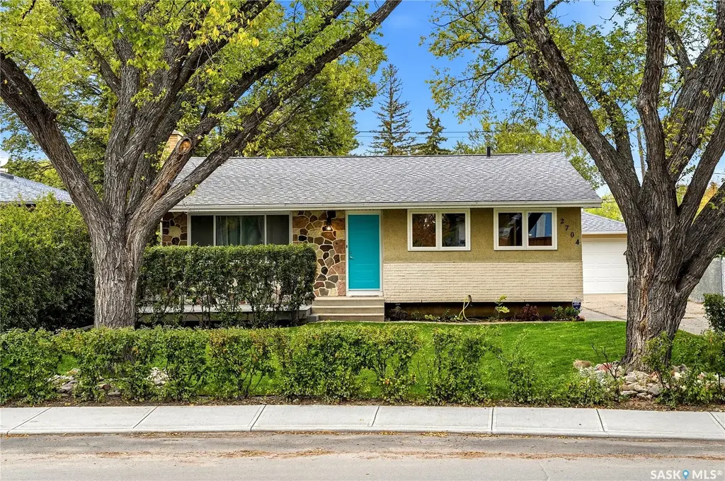 2704 5th Avenue N, Regina