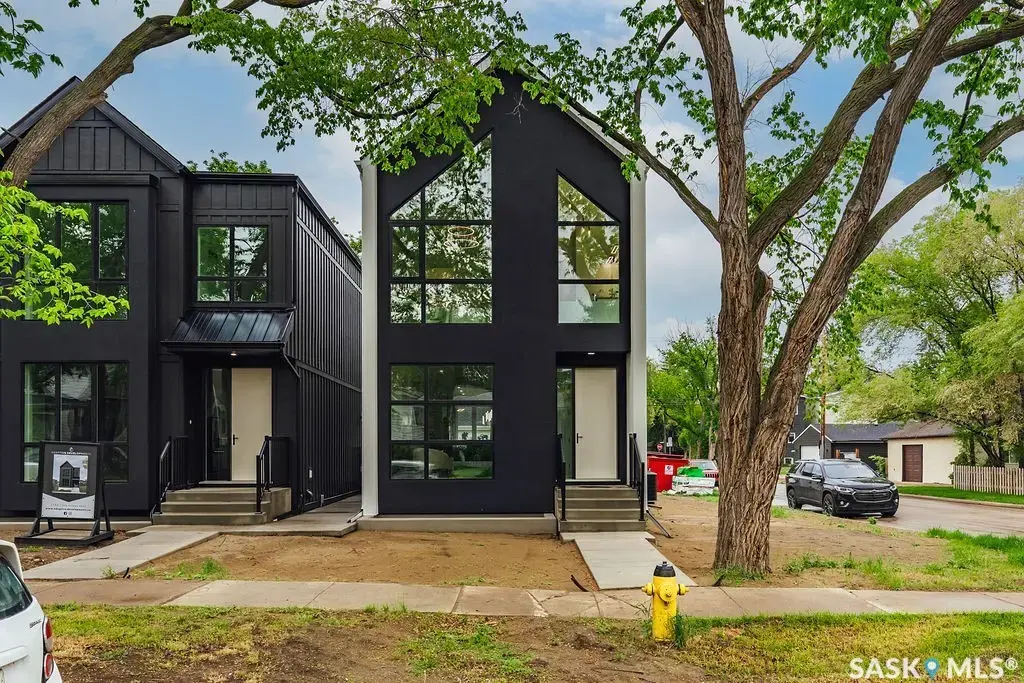 1139 13th Street E, Saskatoon