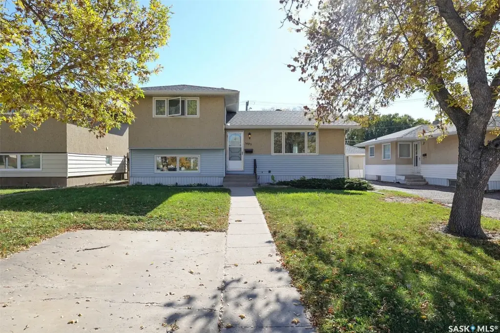 1425 9th Avenue N, Regina