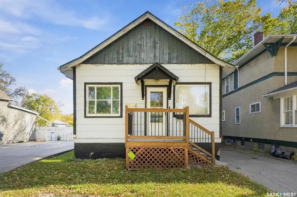 1224 B Avenue N, Saskatoon