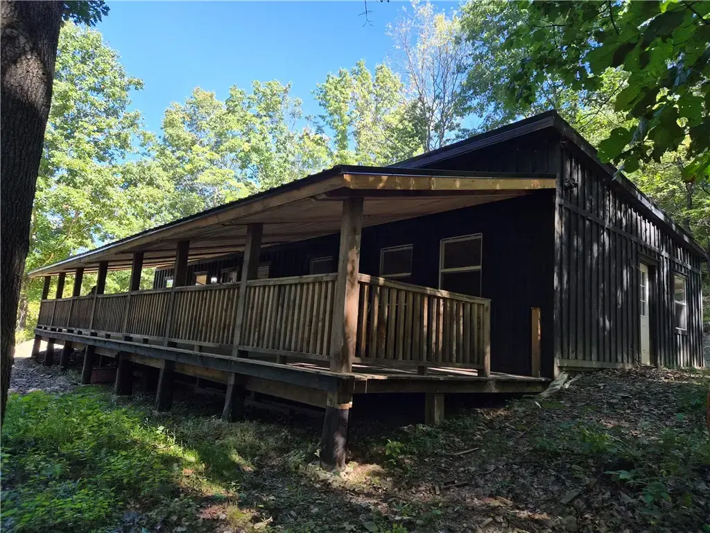 1620 River Road, Lindley