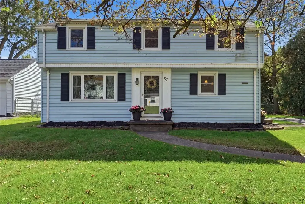 37 Saint Johns Drive, Greece