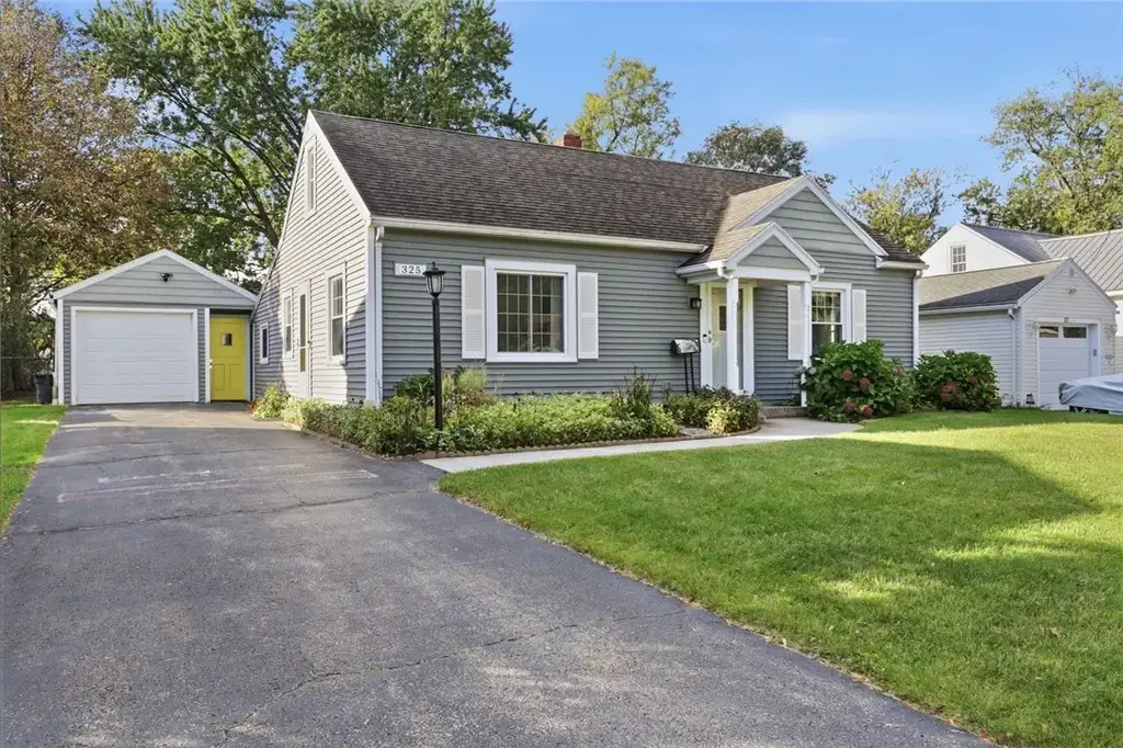 325 Brandon Rd, Irondequoit