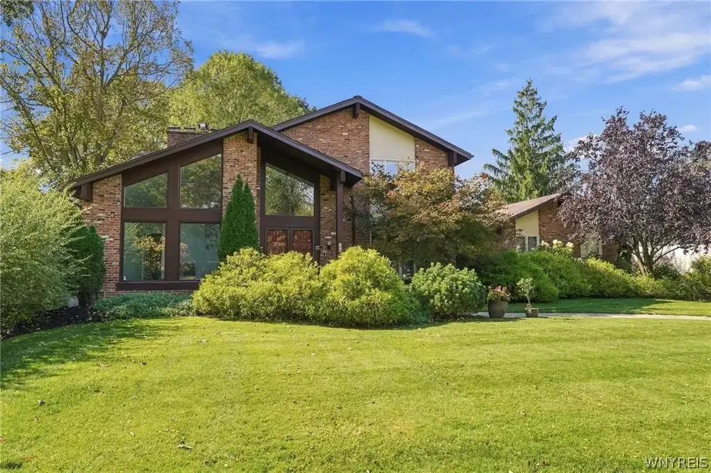 194 Forestview Drive, Amherst