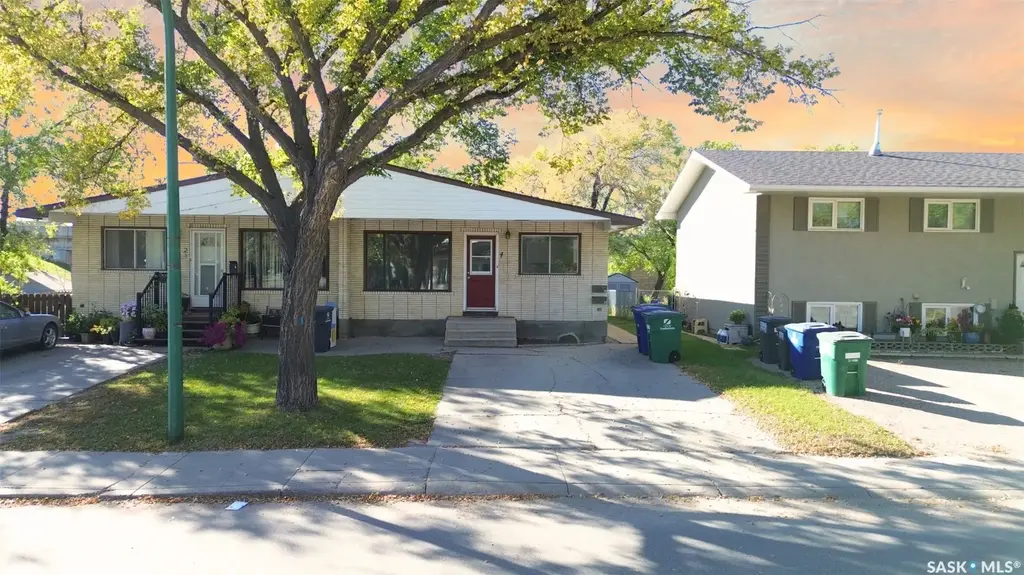 4 Carleton Drive, Saskatoon