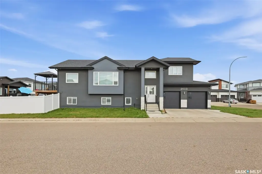 203 Burgess Bay, Saskatoon