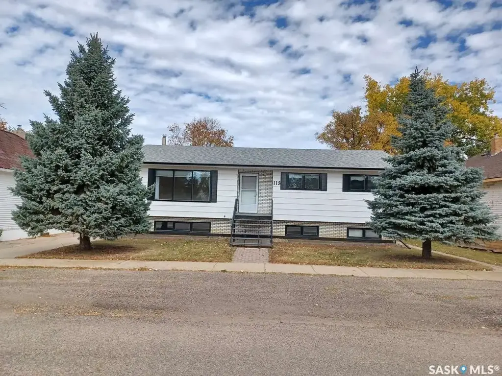 113 5th Avenue, Gravelbourg